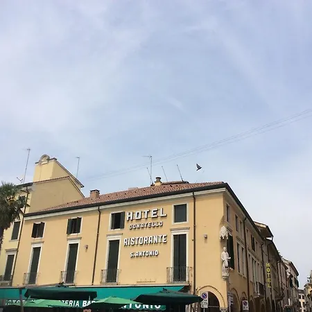Donatello Otel 3*