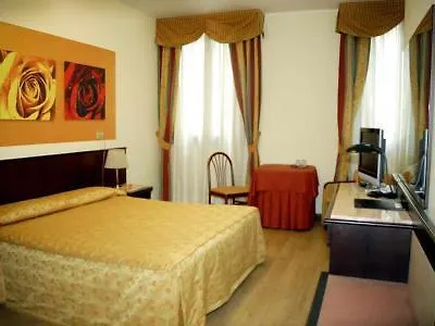 Donatello Otel Padova